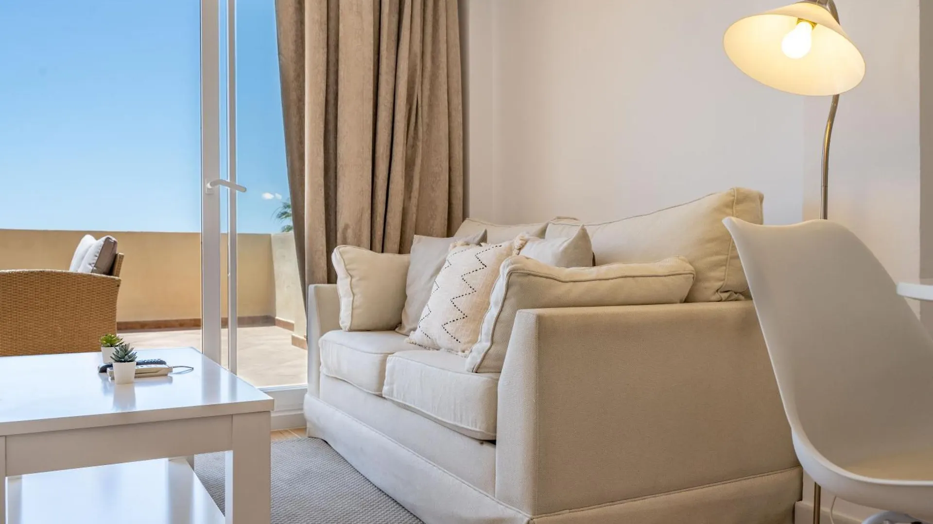 Oleholidays 831 Romana Playa Vistas Al Mar Marbella Spain