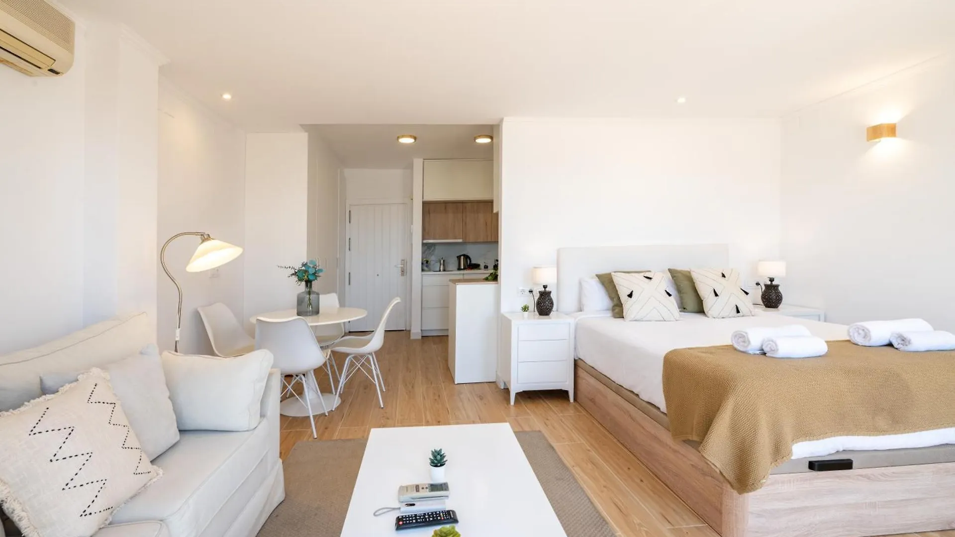 Apartment Oleholidays 831 Romana Playa Vistas Al Mar Marbella